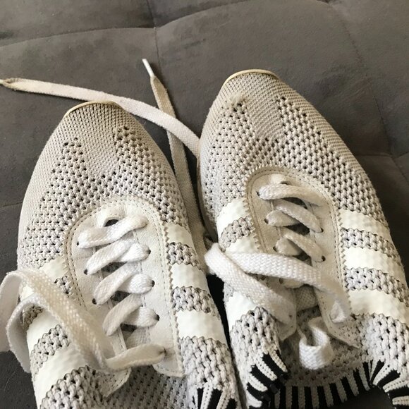 Adidas Primeknit Womens Sneakers Size 6 - Picture 4 of 7
